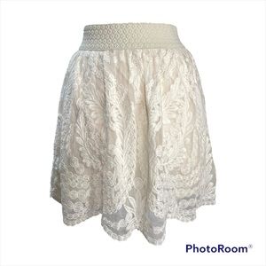 NWOT Black Swan lace skirt - cream color, size S